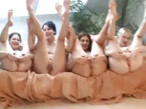 सुनहरे बालों वाली भु ...