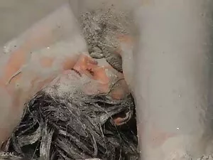 एक एचडी बीएफ मूवी से ...