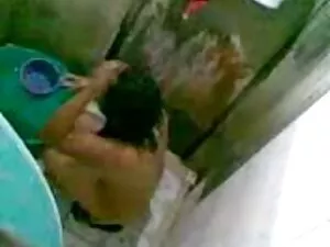 कॉस्प्ले में डोरमैन  ...